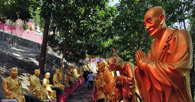 Ten Thousand Buddhas Monastery: The FastFacts Guide